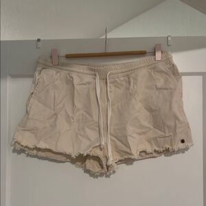 Like new volcom cream colored shorts
